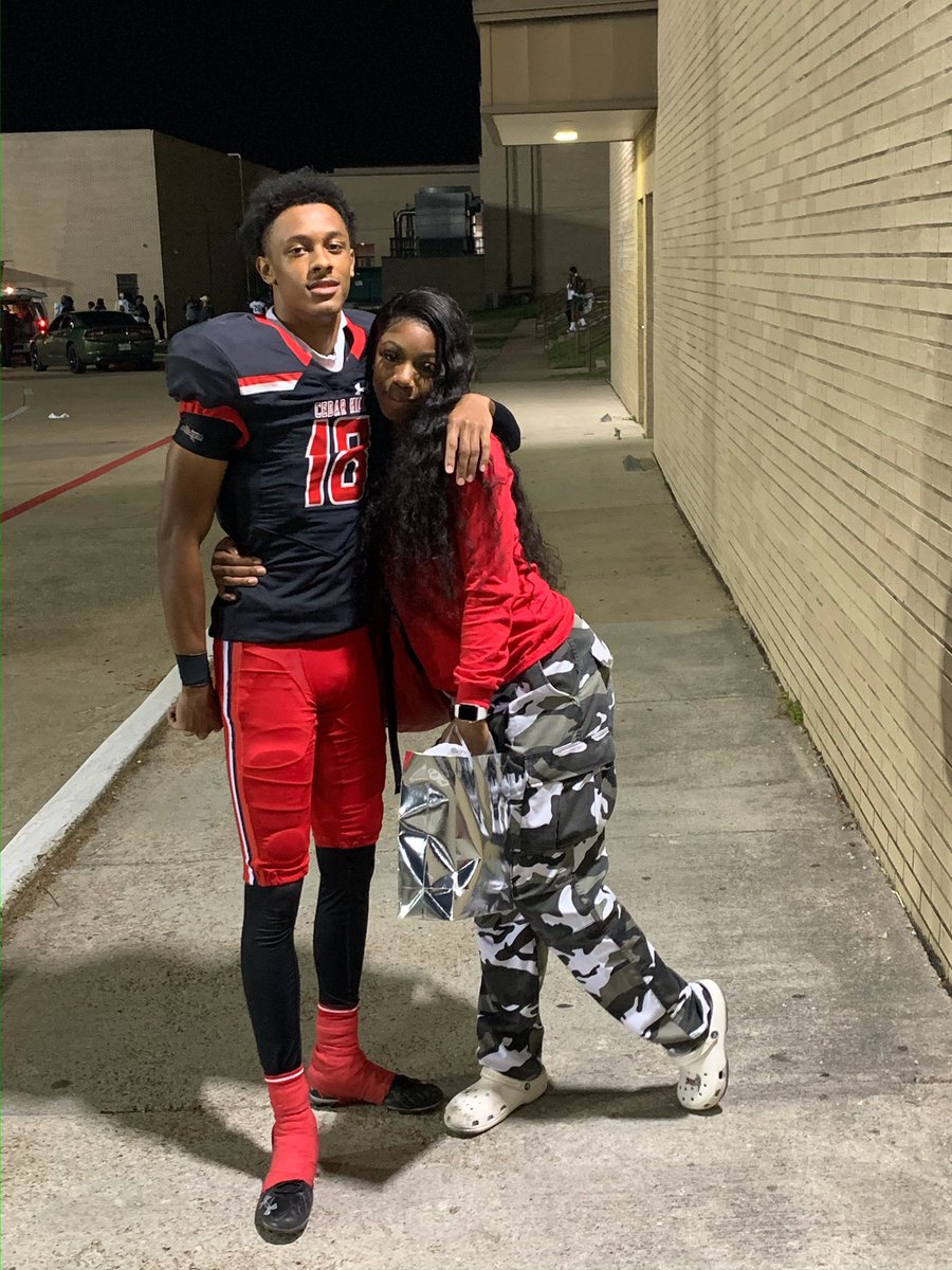 officialBrya's tweet photo. My cousin just took is life yesterday and nobody was able to save him! You broke my heart to a feeling I thought I could never have. I love you we still got shit to do ❤️ https://t.co/vUzJA5FkhF