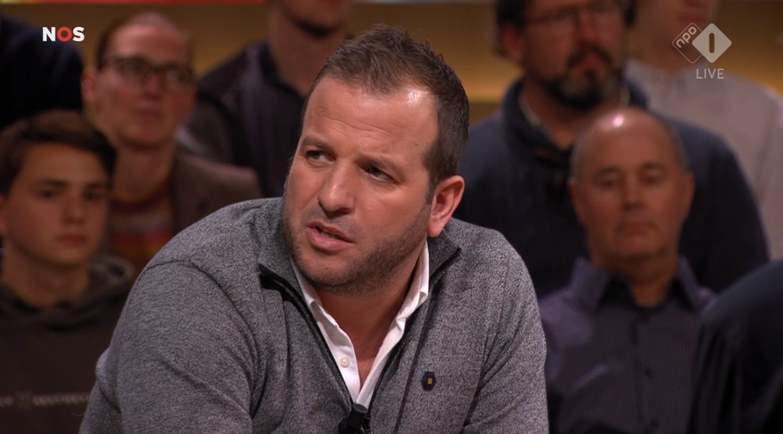 Footballtweet's tweet photo. 🎙️ Rafael van der Vaart: "Germany have a problem in defence. Niklas Süle is not world class. He is the German Harry Maguire."

#GER | #FIFAWorldCup https://t.co/oWK6apek5A