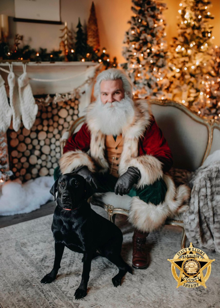 HCSO_K9Tora's tweet photo. We are kicking off December with the most gorgeous photo! K-9 Tora’s photo with Santa!!
#K9Tora🐾💙
#Santa #Christmas #PhotoWithSanta #Photogenic #GoodGirl #NiceList #K9 #Labrador #ShinyCoat #DogsOnTwitter https://t.co/RgtPSINzhn