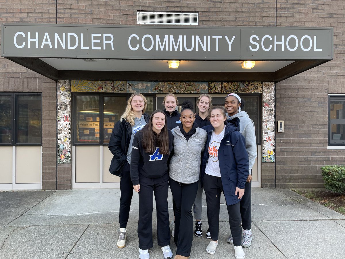 Great after school program with the Chandler kids today. Always the best part of our Thursday. #GiveBack ⁦<a href="/GoAssumptionU/">Assumption University Athletics</a>⁩