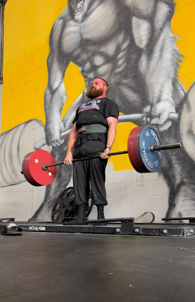 MusclecityB's tweet photo. The body ACHIEVES what the mind BELIEVES.. you don't find willpower you create it!!!!!
Athlete: @bronson__jb
#powerlifting #lovewhatyoudo #strong #weightlifting #gymlife #gettowork #lifestyle #athlete #gym #Musclecity #thecitythatneversleeps
#restwhenyouredone https://t.co/uFklnTa81p
