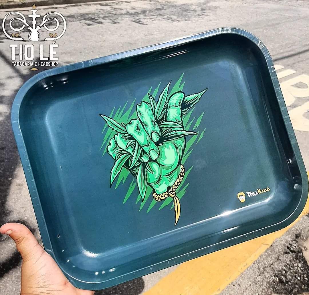 tiolearguile's tweet photo. Bandeja Mega - TOKA HAUÚ

#tabacaria #montekemel
#vilasonia #tiolearguile
#headshop #rollthatshit
#weedporn #rollingtray #headshop #420lifestyle #kitsmoke #squadafum #blunt #honeypuff #raw_brazil #rainbow #rainbowsilver #lionrollingcircusbrasil #bonfiglioli #morumbi #tokahauú https://t.co/1GYPHHKAYL
