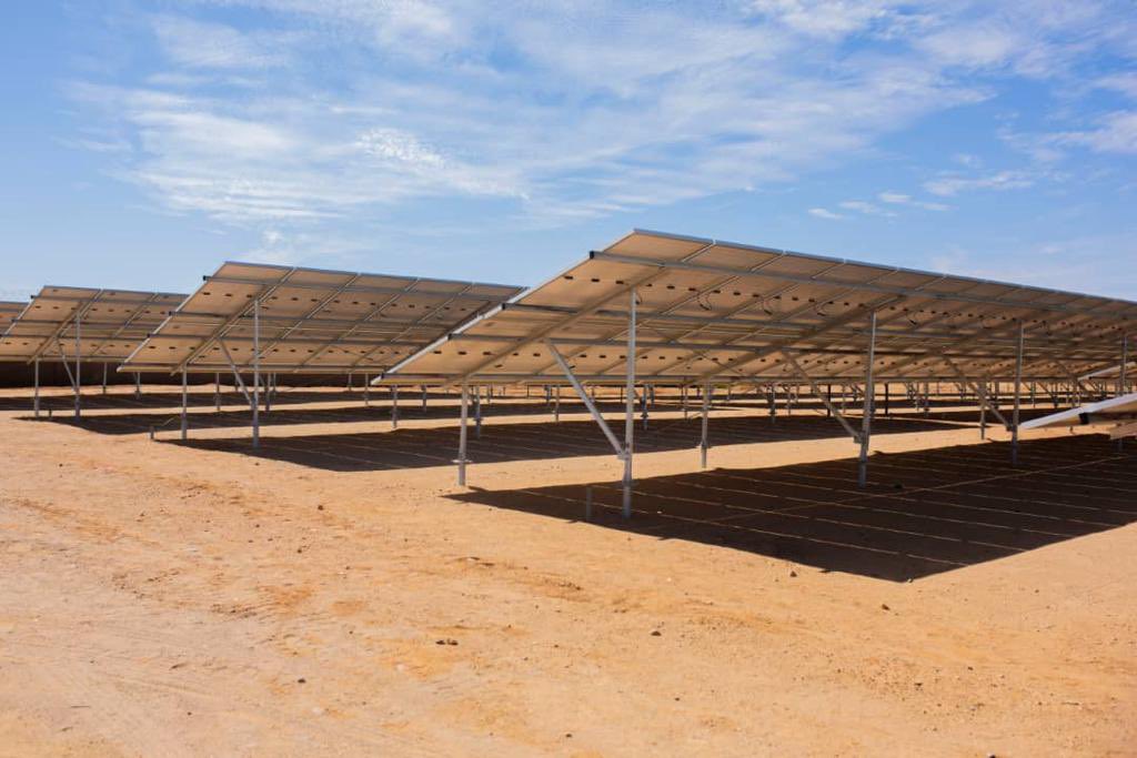 NigerMeer's tweet photo. Inauguration de la Centrale Hybride Solaire/Diesel d’Iferouane ce 01/12/2022 par @Ibrahimayacoub et @NIGELEC_SA. Le projet #NESAP est financé par la @BM_Afrique,il contribuera à l’augmentation du taux d’accès à l’électricité dans la région et le premier du genre au #Niger. https://t.co/Xd5f4bVnVr