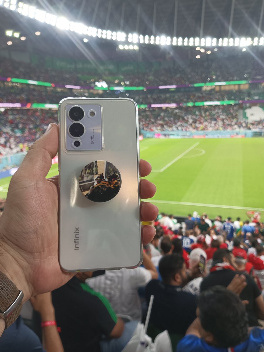 PinoCalad's tweet photo. Si EEUU, México y Canadá se unieron para organizar el próximo Mundial, ¿por qué no unirse con dos amigos más, montar una cuenta para ahorrar y así buscar ir a la próxima Copa del Mundo? Créanme, es posible lograr cosas que parecen imposibles con @ColombiaInfinix #Patrocinado https://t.co/KZ8PGd3WBC
