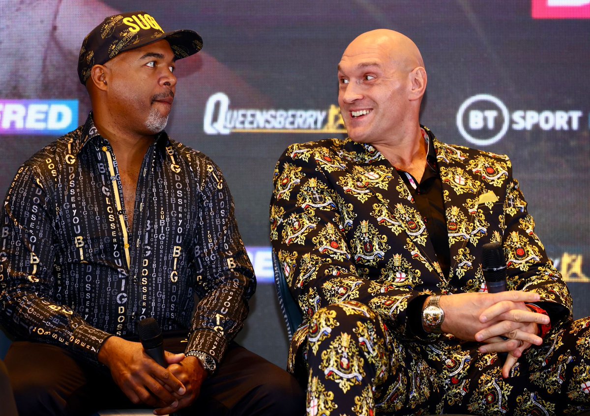 Claudio_Lugli's tweet photo. The Fury Family Crest Suit 👑🧵
#FuryChisora3 

📸 @M1keyShotYa https://t.co/fxxtbVvsGT