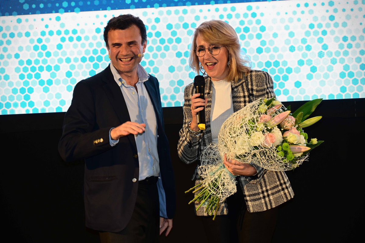ppcadiz's tweet photo. Hoy hemos celebrado la II edición de los Premios 'Sin Barreras'. Enhorabuena a los galardonados. Estaremos aquí el 3 de diciembre #diainternacionaldeladiscapacidad y siempre. Gracias a los compañeros de partido por volcarse con el Foro 'Sin Barreras'. https://t.co/Lwhzk2nWeo