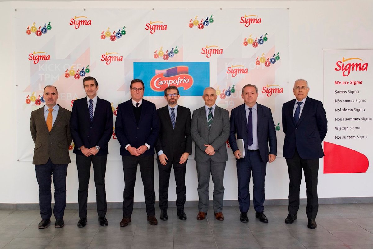 El presidente de <a href="/CEOE_ES/">CEOE</a> visita la fábrica de <a href="/Campofrio_es/">Campofrío España</a> en #Burgos ow.ly/bSCx50LSBVp <a href="/agaramendil/">Antonio Garamendi</a> <a href="/Jav_Duenas/">Javier Dueñas Gil</a>