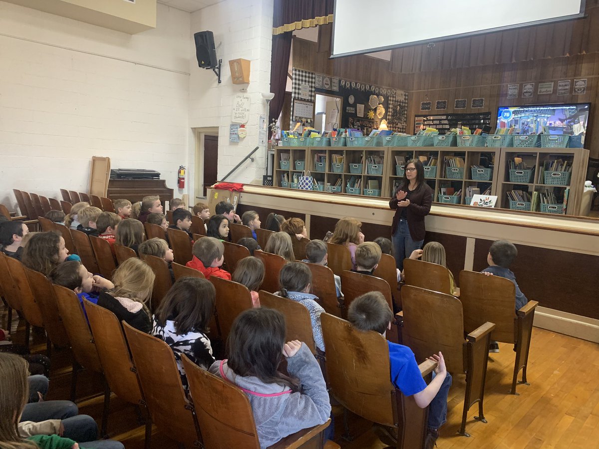 We had a guest speaker today in third grade, and she was awesome! Thank you, Teresa Carter, WCYB meteorologist! <a href="/TCarter_Wx/">Teresa Carter WCYB</a> <a href="/BESDragons/">Baileyton Dragons</a>