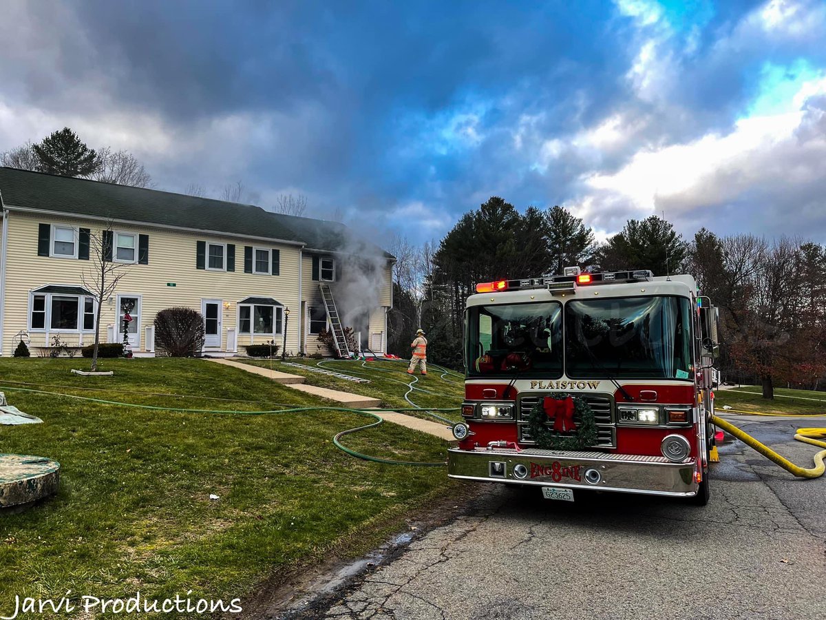 Plaistow, NH had a 3rd alarm fire on Newton Rd on 12/1/2022. Fire is knocked down and everyone made it out safely. #plaistownh #plaiatowfire #firefighters #structurefire #jarviproductions
