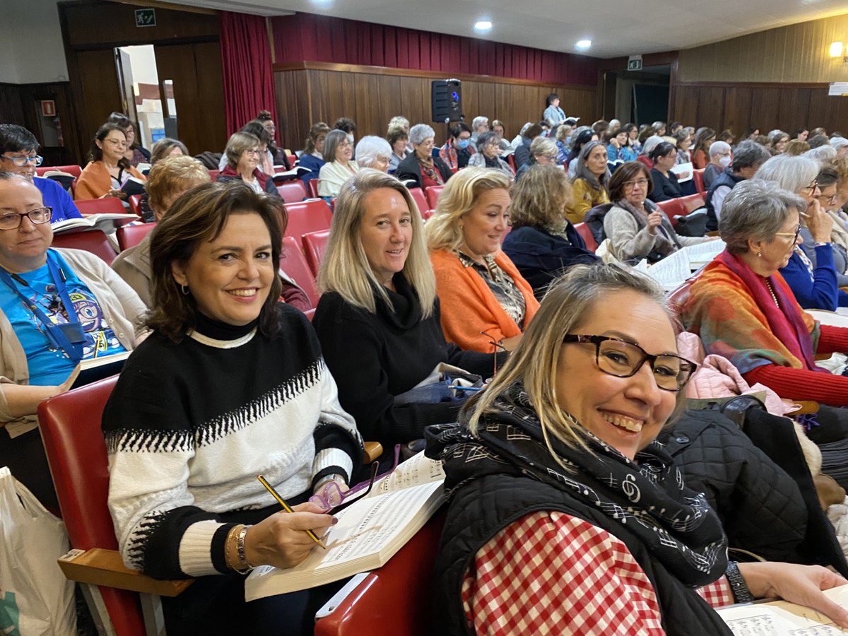 MessiesBcn's tweet photo. #sopranos #messiàniques, digueu-nos si us reconeixeu!
#MessiesParticipatiu
#Messies22
#ensposemnom ?
👇 https://t.co/lCAIcauUDJ
