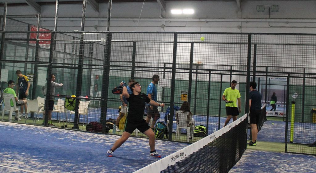 MUCHO PADEL- DISFRUTANDO

El equipo 7 masculino del club juega y gusta a los seguidores con su padel alegre y poco conservado. #Alicante #Bullpadel #Indoor #Padel #padelclub #padelclubalicante #Torneo

padelclubalicante.com/index.php/equi…