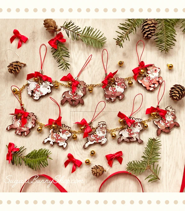 The Ungulate Express rides again! 🔔🦌🎀 Reindeer garlands, sweatshirts, gift tags, greeting cards and more are now up in the shop! 💖 