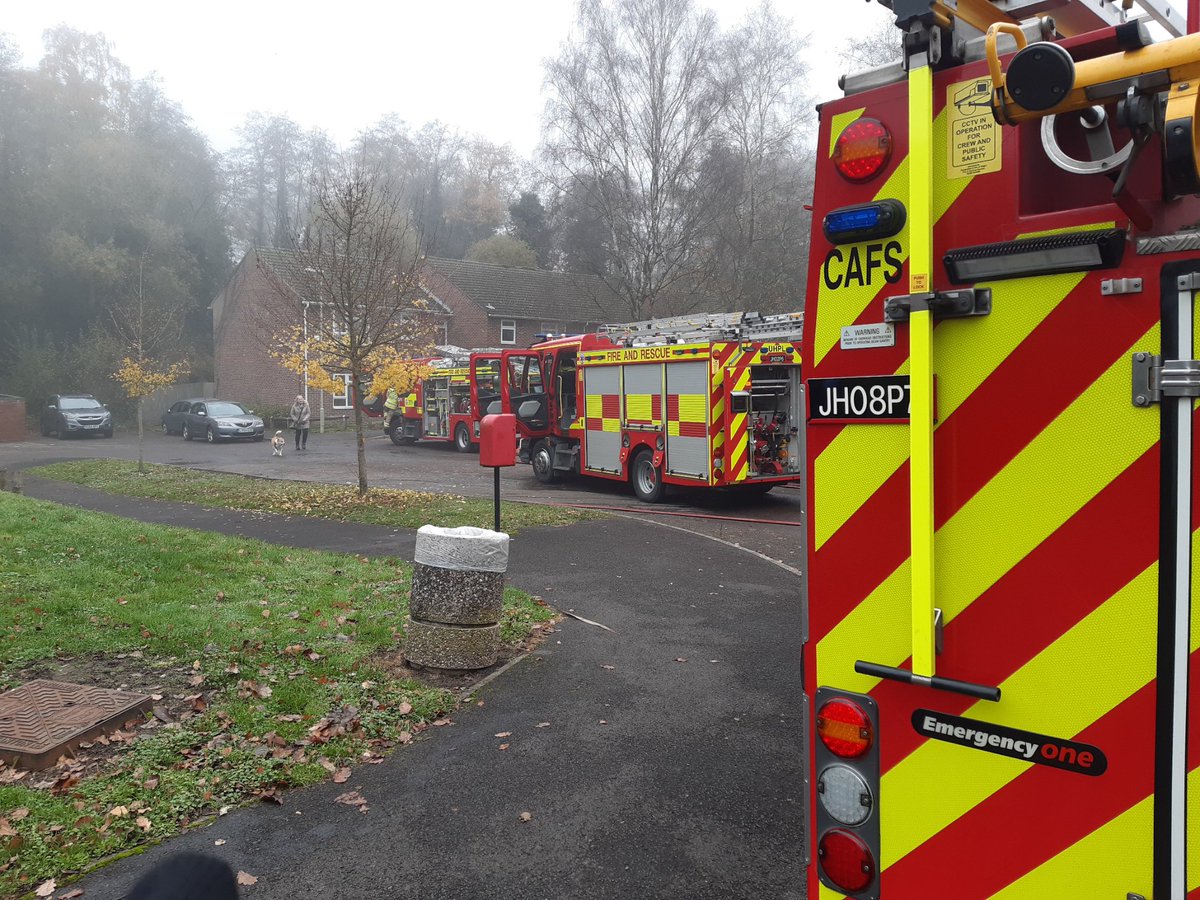 HartleyWintney8's tweet image. 12:48 08P7 @Rushmoor02 &amp;amp; @rich_hfrs mobile to a #personsreported flat fire in Fleet. Fire extinguished with 4BA 1 HRJ 1J. IEC given to 2 casualties suffering from burns and smoke inhalation. @SCAS999 @hiwfrs_control