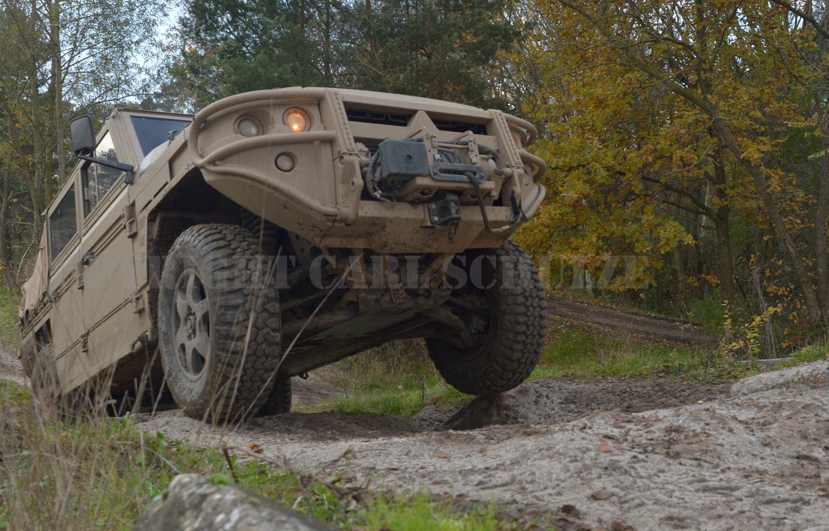 CarlSchulze17's tweet photo. Just visited #Defenture BV in the 🇳🇱. The company is specialised in manufacturing light #tactical #vehicles of the 1 to 10 ton range. Among its customers are #SpecialForces like the 🇳🇱 #KCT fielding the GRF ATTV Vector and the 🇩🇪 #KSK that soon will get the AGF 2. https://t.co/DUgaSeHGAi