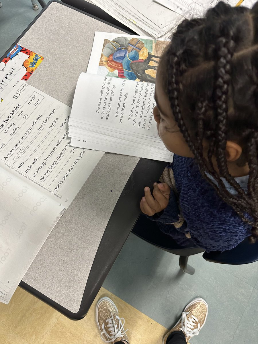 MathenyLyndsey's tweet photo. Started my day in the best possible way! Watching kinders work on mouth formation w/ vowels, learning walks to grow teachers, & watching firsties referring to text to support their answers β€οΈπ I was 2 engaged to take πΈ in 2nd π€¦ββοΈ @LeslieConnelly7 @kindervation #principalproblems https://t.co/fHZkvAMANN