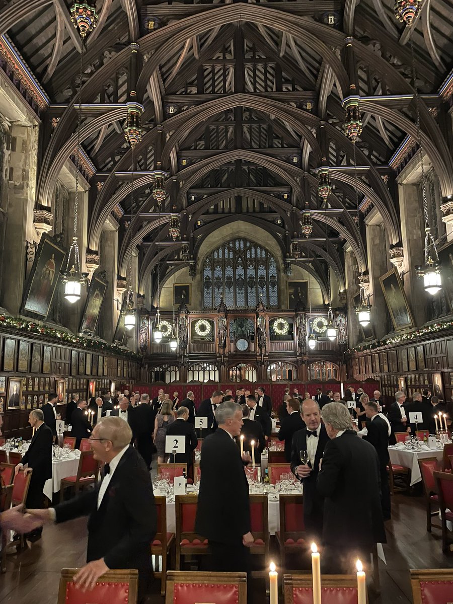 Phansenlux's tweet photo. Spectacular dinner #starspeed in Lincoln’s Inn London #britishhelicopters https://t.co/vcnm6pfWIi