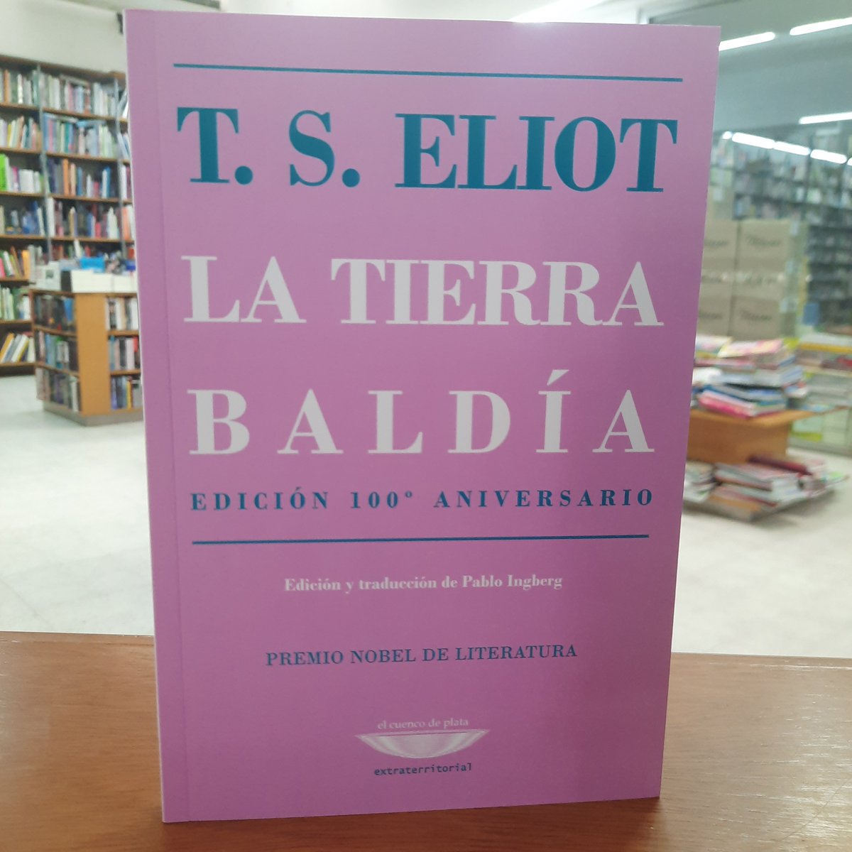 CasassaLorenzo's tweet photo. https://t.co/d9vfGIXwkM
@elcuencodeplata
#leer #lectores #libro #libros #relatos #novela #novelas #lectura #escribir #literatura #escritores #lovelybooks #booklover #booklovers #bookstagram #book #booking #tseliot #eliot #latierrabaldía #elcuencodeplata https://t.co/DQrZJkp530