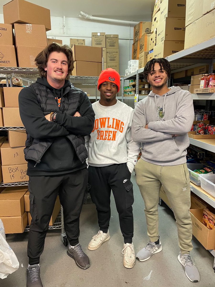 Brothers have been busy giving back this holiday season!                                     Brothers Singletary, McGeath, and Fontana donated their time to the brown bag food project!