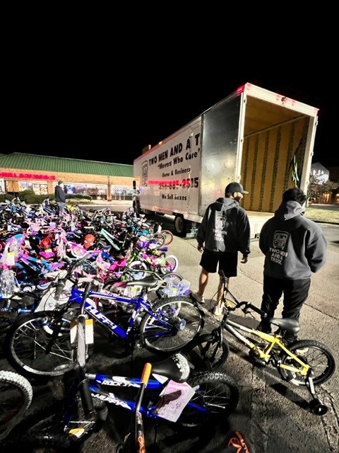 twomenhsv's tweet photo. #ThrowbackThursday Successful @1043WZYP Toys for Tots 2023 Bikes or Bust! Hundreds of bikes donated to children in need!๐๐ผWeโre proud to be part of it for 13 years! ๐ #bikesorbust #toysfortots #givebacktothecommunity #donateforchildren #twomenandatruck #twomenhuntsville #tmthsv https://t.co/JQz3HI1qHe