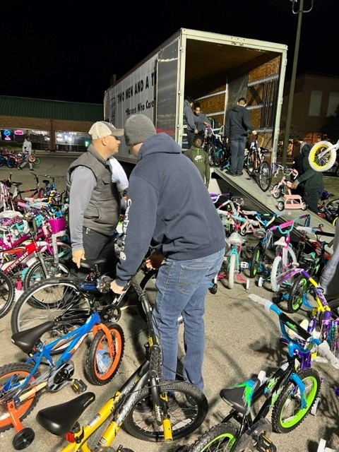 twomenhsv's tweet photo. #ThrowbackThursday Successful @1043WZYP Toys for Tots 2023 Bikes or Bust! Hundreds of bikes donated to children in need!๐๐ผWeโre proud to be part of it for 13 years! ๐ #bikesorbust #toysfortots #givebacktothecommunity #donateforchildren #twomenandatruck #twomenhuntsville #tmthsv https://t.co/JQz3HI1qHe