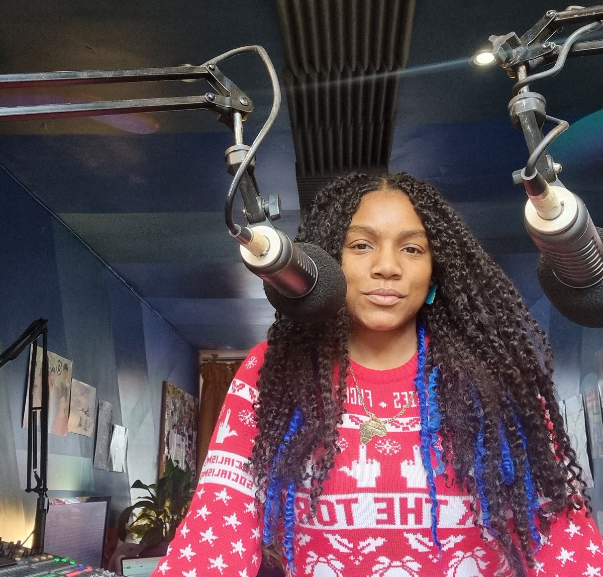 In the melodic studio this morning: We welcomed in the festive season and discussed all of the latest news &amp; updates in the world of activism. 
Catch up with my show here ⬇️⬇️

melodicdistraction.com/episodes/morni…