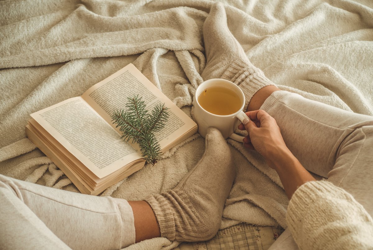 Looking for ways to de-stress this #holiday season? @American_Heart suggests getting at least 7 hours of #sleep each night, staying active without overdoing it, limiting seasonal sweets, prioritizing self-care & setting new, realistic goals for the #newyear.
