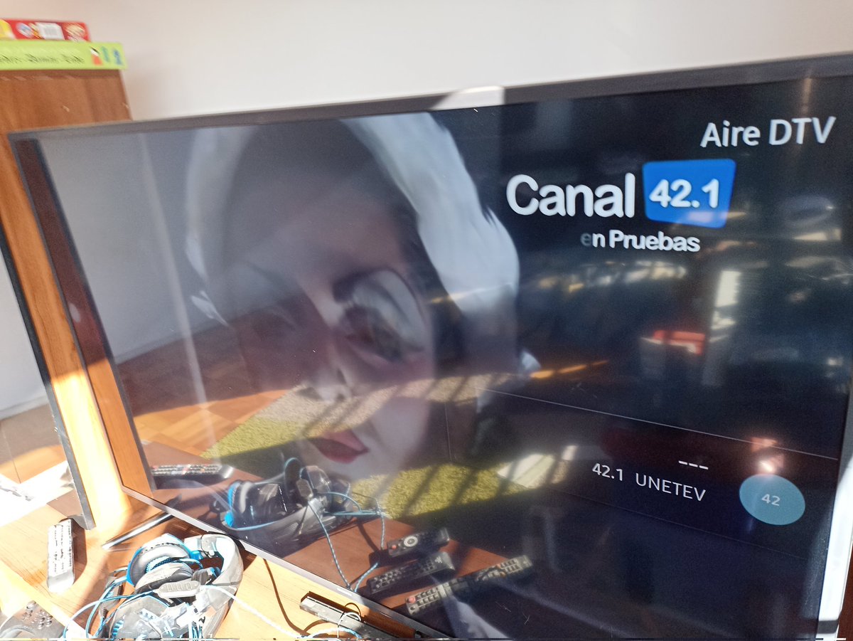 angevisual's tweet photo. Transmitiendo 42.1 Unetev en Talagante. 42.2 Talatv y 42.3 Oveja tv en negro @tvdaldiacl https://t.co/2b9nNpSGI9