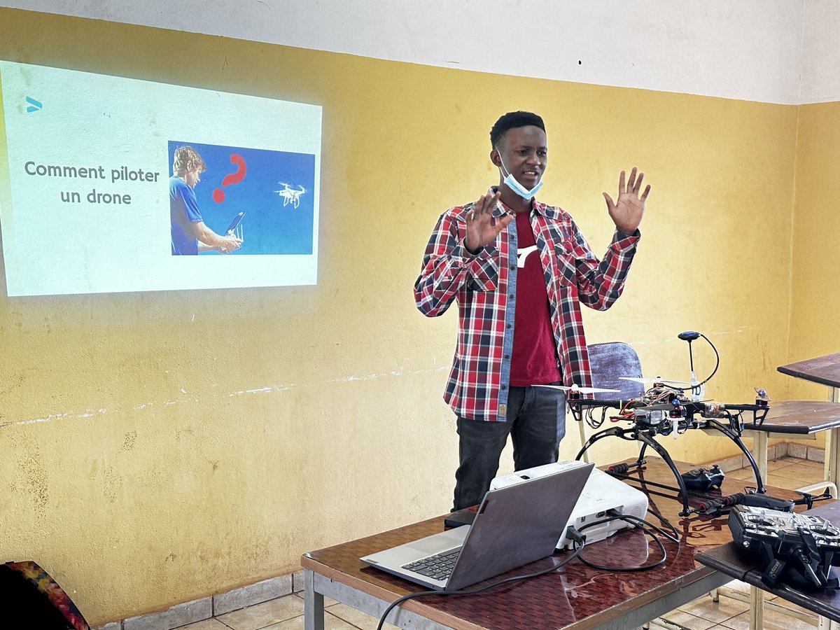 RobotsMali tweet media