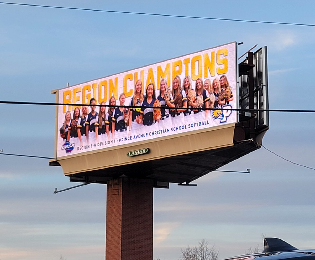 JHubb93's tweet photo. Just got stuck in traffic and I happened to look up and see some familiar faces in the Athens sky!

I do not regret my career change but I really missed covering softball this fall, especially with regard to @PACSSoftball. Congrats on an awesome season! https://t.co/TO72A0Qayy