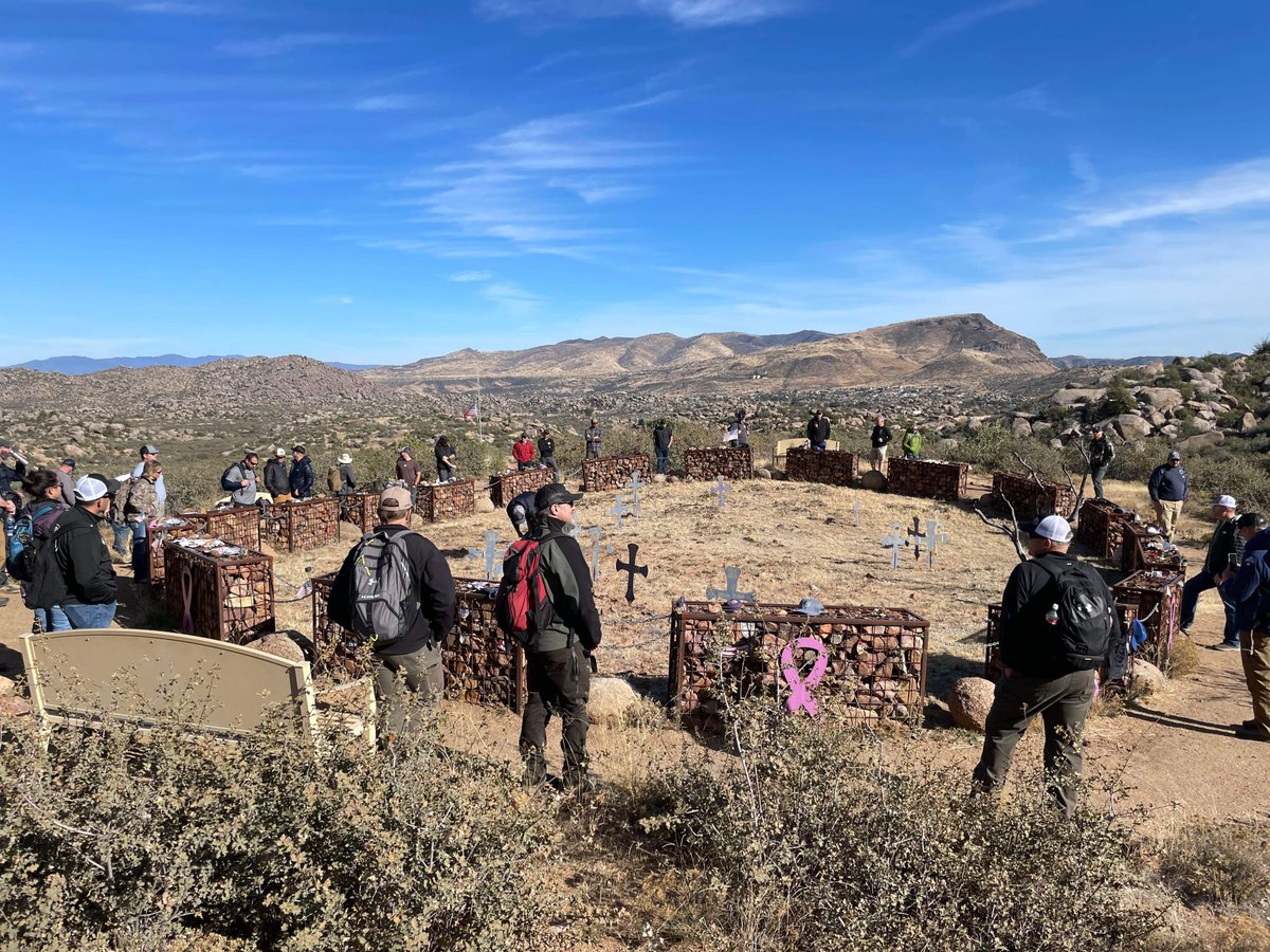 BLMFire's tweet photo. @BLMNational fire leaders from the Fire Operations Group (Hand Crew, Interagency Hotshot Crew, & #VeteransFireCrew subcommittees) spent the day reflecting & honoring the #GraniteMountain19; as they hiked the #YarnellHillFire.
#honorthroughlearning #Neverforgotten https://t.co/y0U4WCphN4
