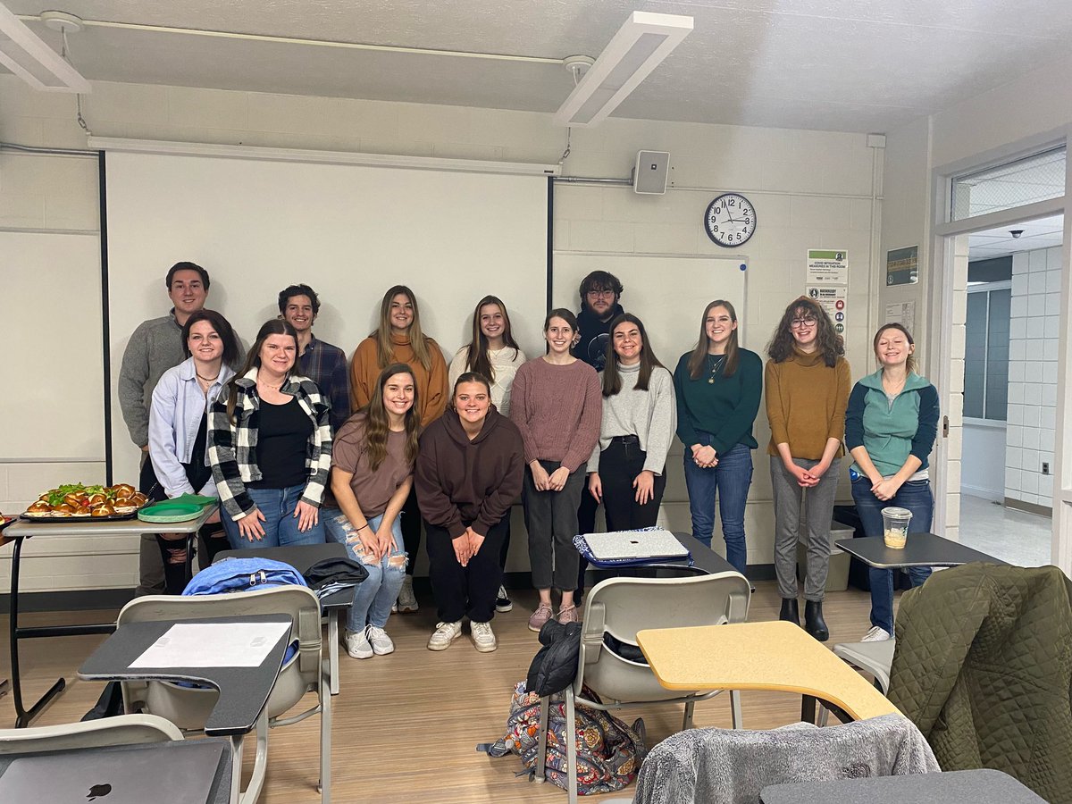 SRURockPR's tweet photo. We had a great turnout at the Rock PRSSA End of the Semester Banquet yesterday! Special thanks to our members for all the hard work they put into their projects, and keep an eye out for more client work opportunities and conferences next semester. https://t.co/ECcf9J4n2v