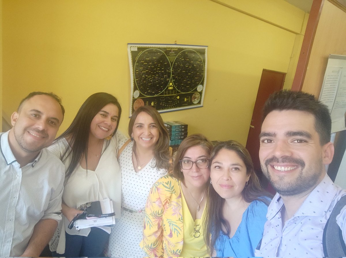 cristiaraya's tweet photo. Son los profesores el primer factor que afecta directamente en los aprendizajes de los estudiantes, el segundo factor el equipo directivo. En terreno con líderes del liceo #GuillermoLabarca en la comuna de #QuintaNormal #Santiago #Chile #Sofofa https://t.co/bJY5h27zcM