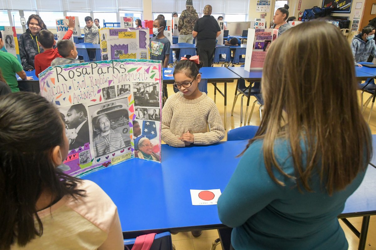 Third grade students at <a href="/SmithES_Saisd/">Smith Elementary</a> presented their living wax museum Wednesday. We love this creative learning!

Los estudiantes de tercer grado en Smith ES presentaron su museo viviente de cera el miércoles. ¡Nos encanta este aprendizaje creativo!

#SAISDFamilia