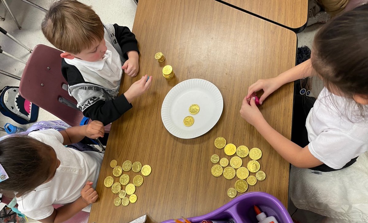DeeAnnaPier's tweet photo. KE learning to appreciate all cultures &amp; playing  Hanukkah dreidel game with chocolate gelt coins.  It is amazing how every kindergartner wins all the coins with each spin of the dreidel!  @AnneFrankDISD @dallasschools @JuanCordobaDISD @TeamDallasISD @dallasisdsel @Bmford500 https://t.co/meWNqVdI9m