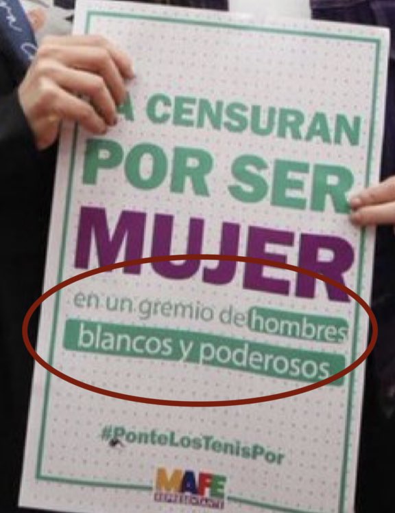 Este es el nivel del debate de la bancada de gobierno para defender la incompetencia de la ministra de minas. Con esto se comprueba que no solo tienen problemas cognitivos, sino que también tienen problemas oftalmologicos. Me tocará demostrarles lo negro que soy…