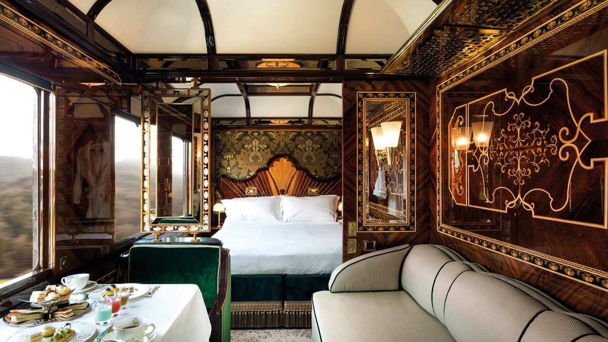 Ame_designer's tweet photo. هذا القطار اسمه "orient express" يقدم رحله فاخره عبر اوروبا، وكأنكم دخلتوا كبسوله كلاسيكيه عبر الزمن🤍 
تحمست له مره وجيت احجز الاسبوع الجاي لقيت اقرب رحله متوفره عليه بعد ٦ شهور! https://t.co/Wle7xP2sVE