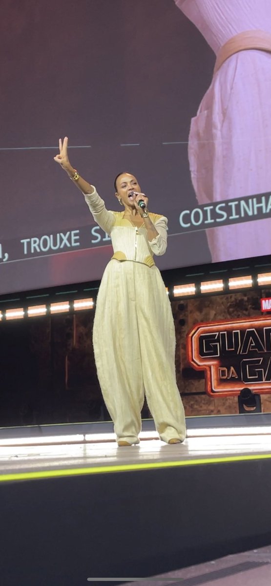 LaTabernaMarvel's tweet photo. Zoe Saldaña en el panel de Marvel Studios en la #CCXP22.

#MarvelStudios #Marvel #MCU
#ZoeSaldaña #Gamora
https://t.co/TpBsmh7bbb