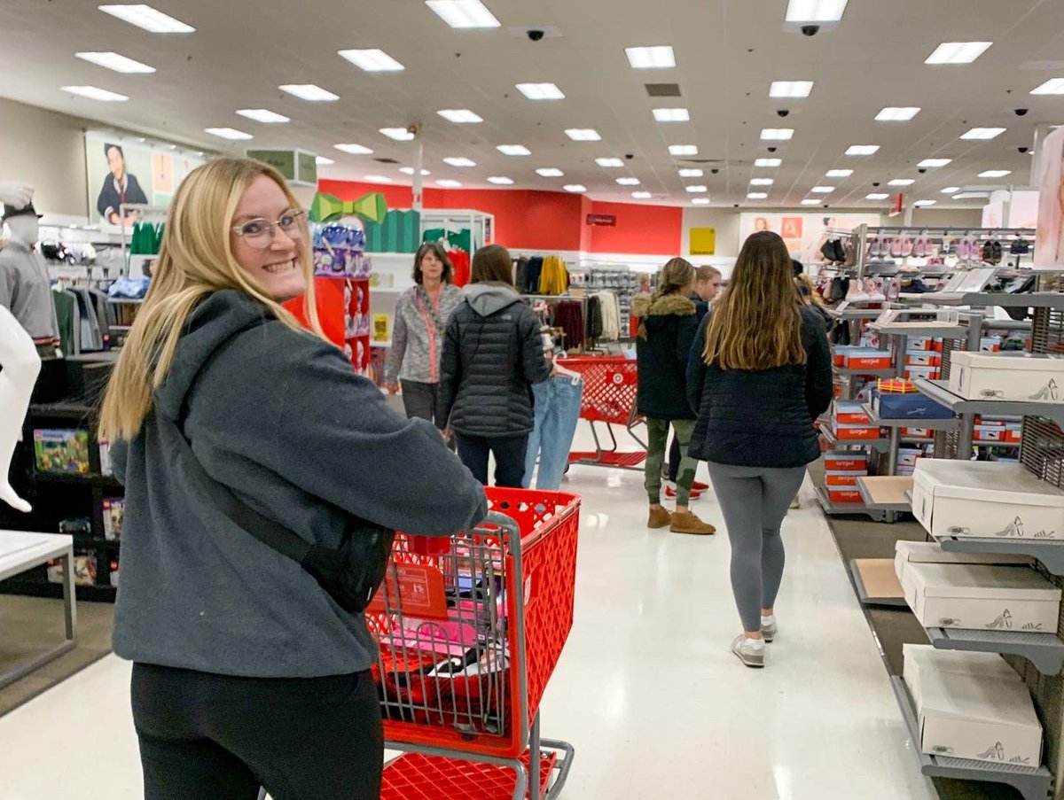 HilltopperCLIMB's tweet photo. As their signature service project, @WKUWomensGolf fundraised over $300 to provide Christmas presents for three children in the Bowling Green Community at Dishman McGinnis Elementary! 🔴⚫️
#GoTops | #HilltoppersWithHeart https://t.co/FfQDhGZqsx