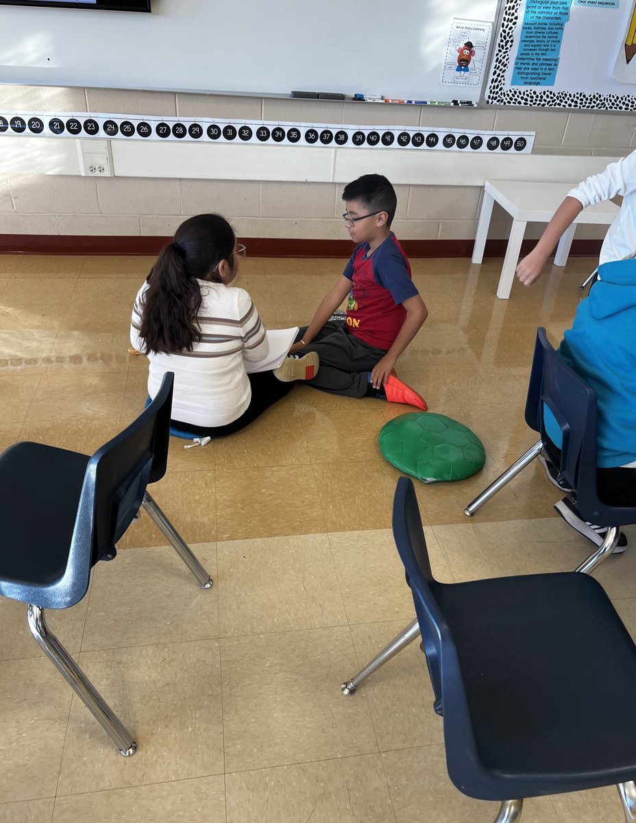 MsKoepke3's tweet photo. We used Rally Coach to solve multi digit addition and subtraction word problems today! ‘Twas a hit!! #SomosOT #112Leads https://t.co/lUli4fBHfb