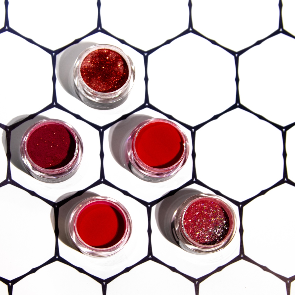 shopnailboo's tweet photo. Which RED shade would you dip into?❤️
🔥 #FireFeels
🏎 #RacerRed
💌 #LeftOnRed
💋 #DateNight
🌹 #RoyalRose https://t.co/jm1dzcA70L