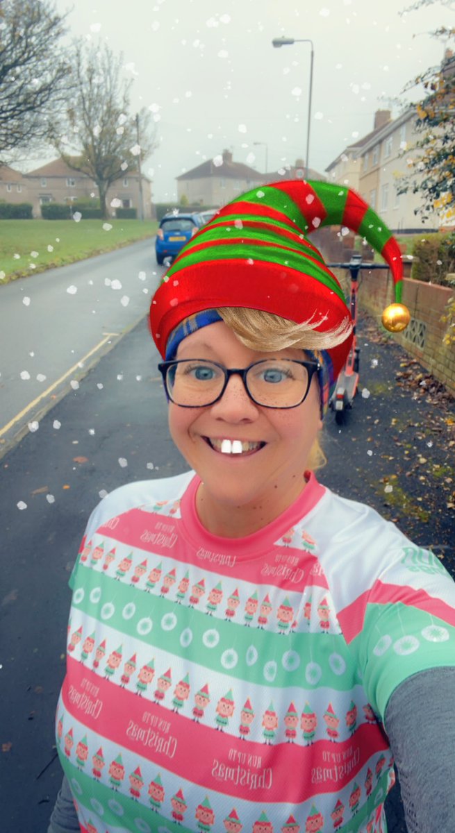 First run done of <a href="/runup2christmas/">Run Up To Christmas</a> proudly wearing my top too!! <a href="/ApparentlyWeRun/">Ashley & Shelley 🏃🏻‍♀️🏃🏼‍♂️💚🖤🌳</a> 5k in the bag for our team! #RU2C #foggyrunning #decembergoals #itsalmostchristmas