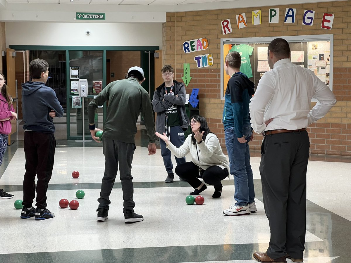 Mrs. Pinkerton tweet media