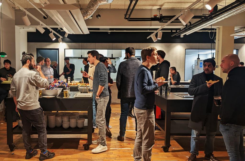 DutchAUG tweet media