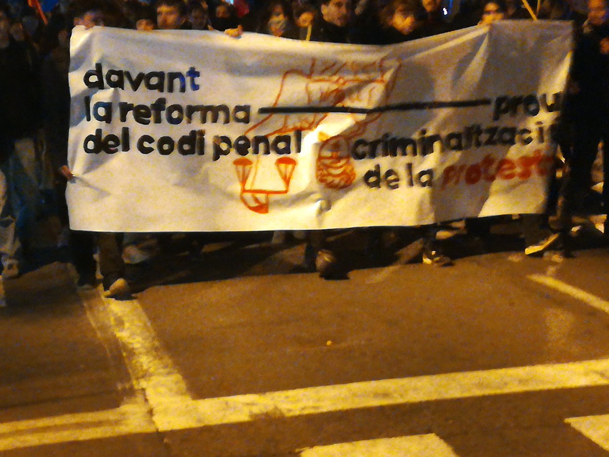 iaioflautas's tweet photo. Voleu desactivar l'activisme social i el que conseguireu es fer-nos més fortes i valentas. #ViscaLaClaseObrera i #ViscaElPoderPopular ✊✊✊ https://t.co/ZBR9onAUwZ
