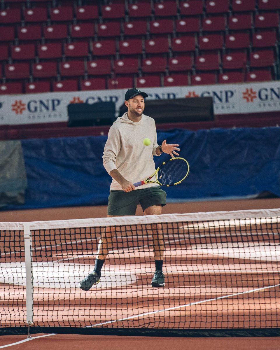 Una probadita de lo que se vivió ayer en las clínicas y partidos mixtos. Nos vemos hoy con <a href="/RenataZarazuaOf/">Renata Zarazua</a> y <a href="/gonzalezsanty/">Santiago Gonzalez</a> quienes jugarán con <a href="/leylahfernandez/">leylahfernandez</a> y <a href="/JackSock92/">Jack Sock</a> para finalizar con <a href="/RafaelNadal/">Rafa Nadal</a> y <a href="/CasperRuud98/">Casper Ruud</a> en el partido estelar ! #thesweatlifeMX