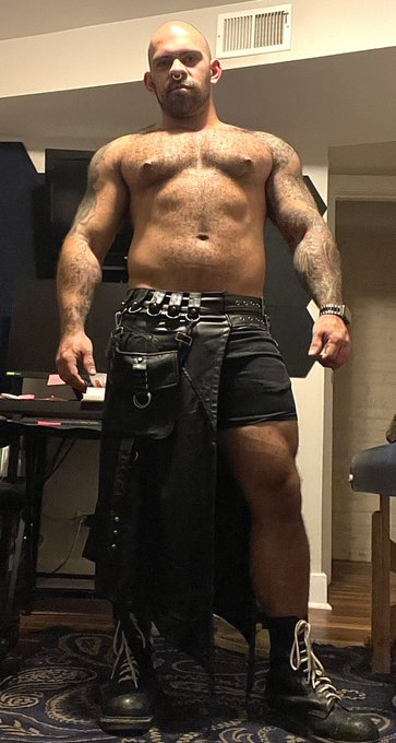 Update: I bought the thing. Future gender bend cosplay?? 🤔 https://t.co/8MStZ7lmyQ<a href="/tag/titanmen"class="tags"><span>#titanmen</span></a>