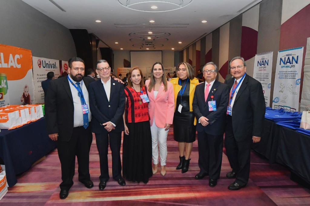 LorenaAlfaroG's tweet photo. Con mucho gusto recibimos en #Irapuato al XI Congreso Estatal de Pediatría 2022. 
Con este tipo de eventos regionales, se tratan temas de relevancia para todos, como lo es la salud de los más pequeños. 🩺🧒🏻

¡Bienvenidos todos los doctores!
#ConPasoFirme https://t.co/94An5c7gnF