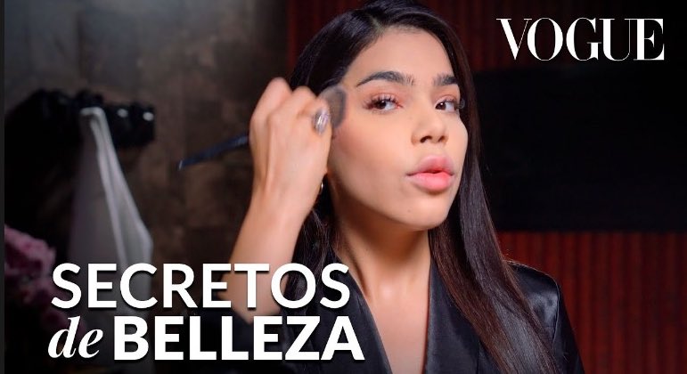 Kenia Os muestra su rutina de belleza con su línea de maquillaje | Vogue... youtu.be/YtCLWB7bMo0 via <a href="/YouTube/">YouTube</a>