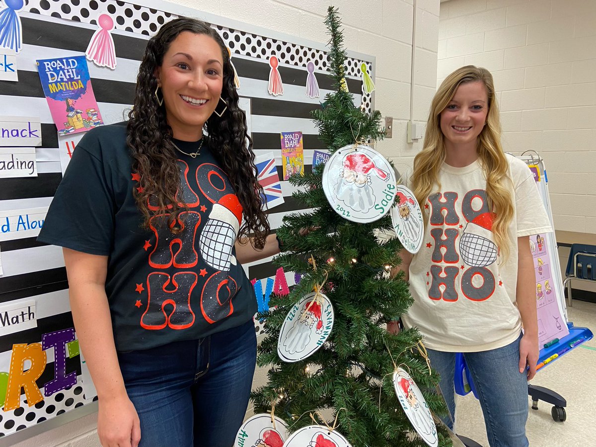 HO HO HO! Today was the first day of 
#decembertoremember at <a href="/MCPSsandcastle/">MCPS</a>  loved twinning with <a href="/MsDuellsFlock/">Mackenzie Duell</a> 🎄