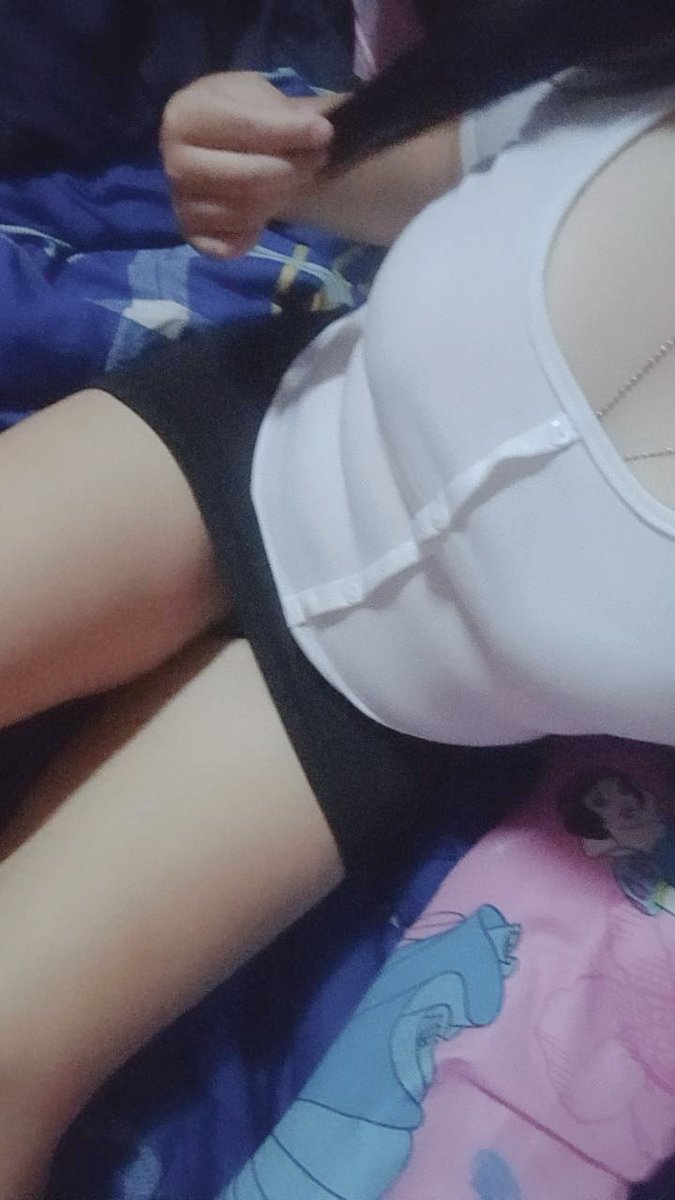 I__Eing__'s tweet photo. ขาใหญ่มากกก😆
#เหงา #เหงาเงี่ยน #เย็ดกัน #เย็ดหีเด็ก #หาคนคุย #เย็ดหี #เหงาหี #เงี่ยนหีอยากโดนเย็ด #เงี่ยน https://t.co/hpJ6PBhlM7
